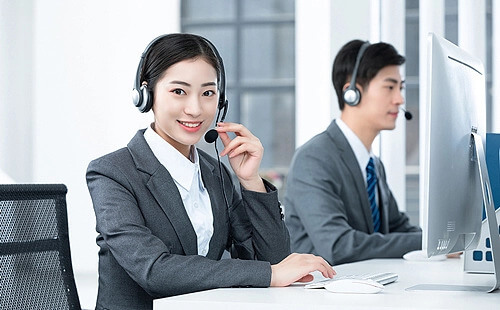 Người chơi có thể liên hệ đội ngũ qua kênh chat online 24/7